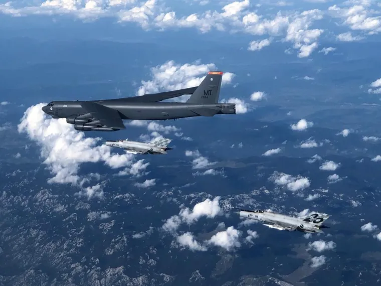 Pogledajte nevjerojatne snimke preleta američkog bombardera B-52 iznad Hrvatske