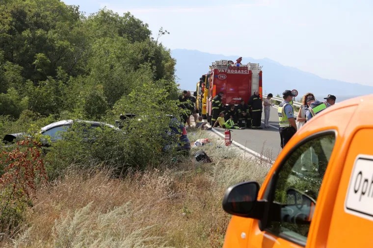 STRAVIČNA NESREĆA NA JADRANSKOJ MAGISTRALI: Tri osobe poginule u sudaru kod Sibinja Krmpotskog