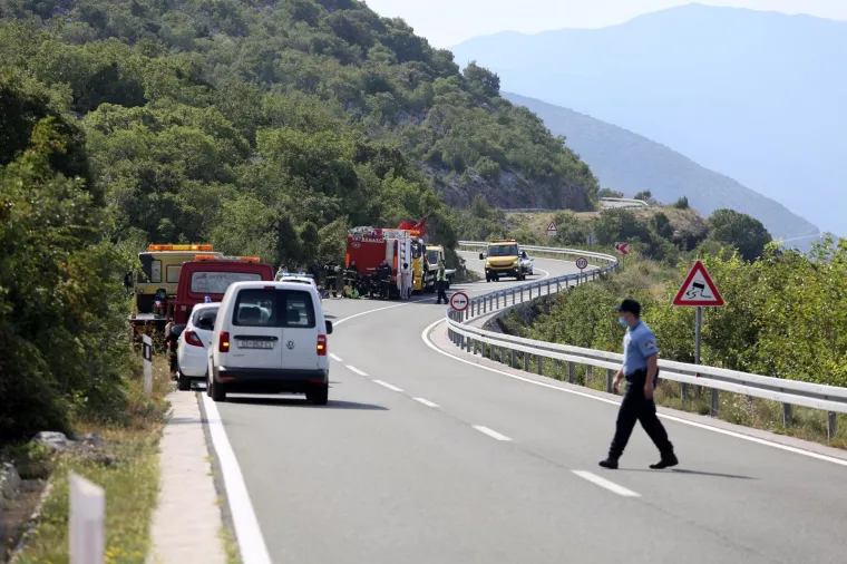 STRAVIČNA NESREĆA NA JADRANSKOJ MAGISTRALI: Tri osobe poginule u sudaru kod Sibinja Krmpotskog