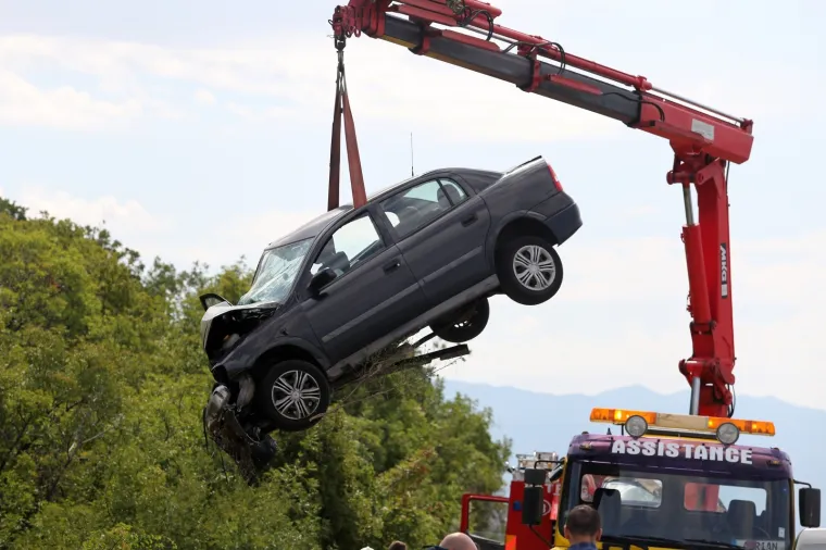 STRAVIČNA NESREĆA NA JADRANSKOJ MAGISTRALI: Tri osobe poginule u sudaru kod Sibinja Krmpotskog