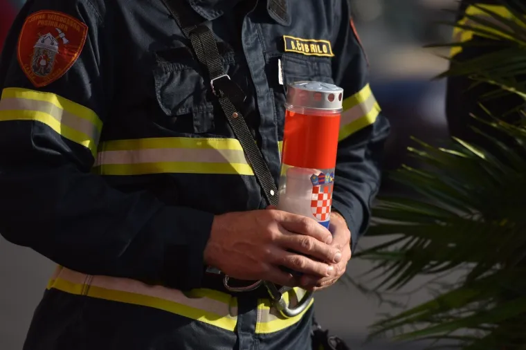 Najtužniji dan za hrvatske vatrogasce: Bolno sjećanje i odavanje počasti za 12 poginulih kolega na Kornatima