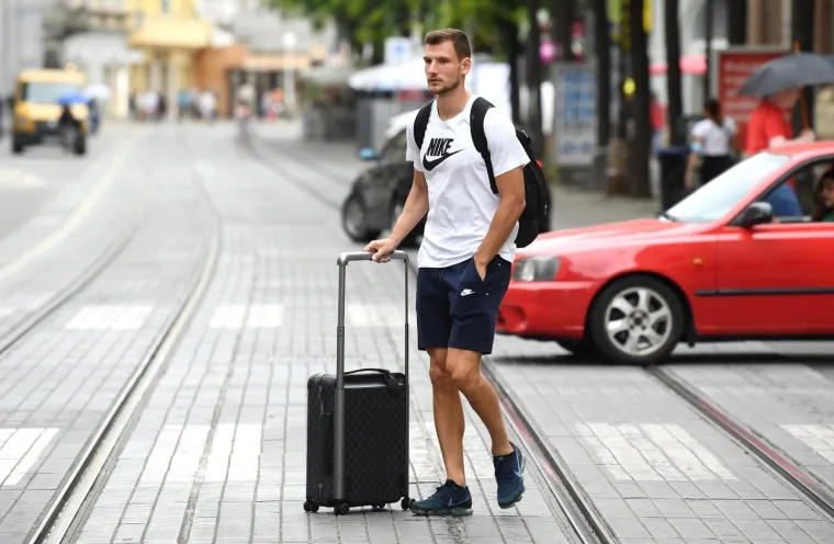 VATRENI STIGLI U ZAGREB: Lovren, Kramarić, Pa&scaron;alić i dru&scaron;tvo plijenili pažnju prolaznika