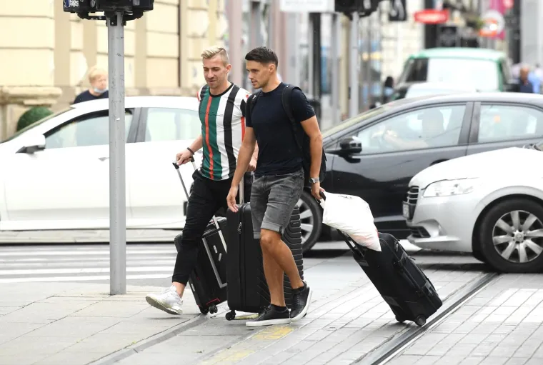 VATRENI STIGLI U ZAGREB: Lovren, Kramarić, Pa&scaron;alić i dru&scaron;tvo plijenili pažnju prolaznika