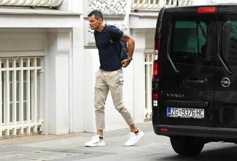 VATRENI STIGLI U ZAGREB: Lovren, Kramarić, Pa&scaron;alić i dru&scaron;tvo plijenili pažnju prolaznika