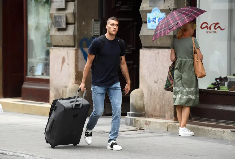 VATRENI STIGLI U ZAGREB: Lovren, Kramarić, Pa&scaron;alić i dru&scaron;tvo plijenili pažnju prolaznika