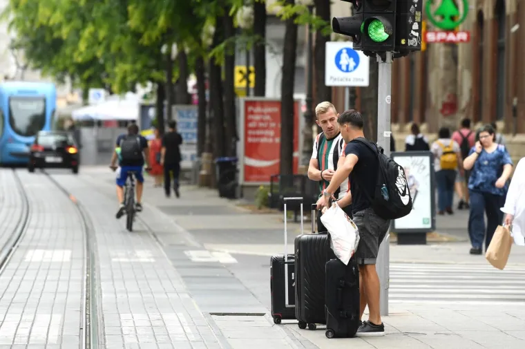 VATRENI STIGLI U ZAGREB: Lovren, Kramarić, Pa&scaron;alić i dru&scaron;tvo plijenili pažnju prolaznika