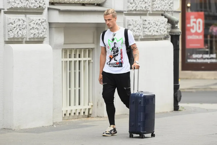 VATRENI STIGLI U ZAGREB: Lovren, Kramarić, Pa&scaron;alić i dru&scaron;tvo plijenili pažnju prolaznika