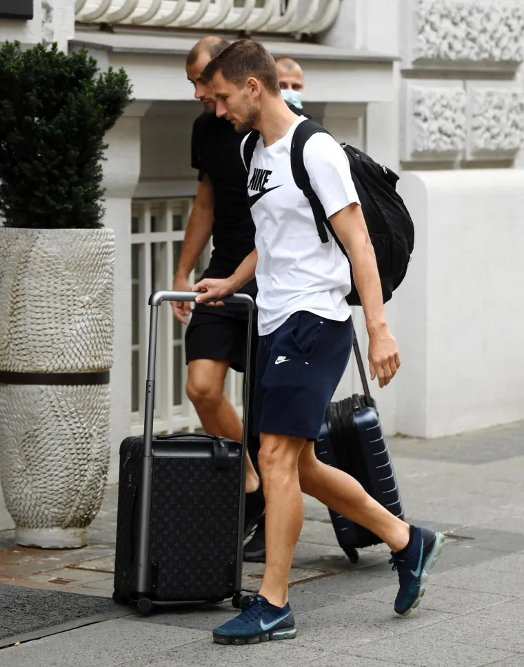 VATRENI STIGLI U ZAGREB: Lovren, Kramarić, Pa&scaron;alić i dru&scaron;tvo plijenili pažnju prolaznika