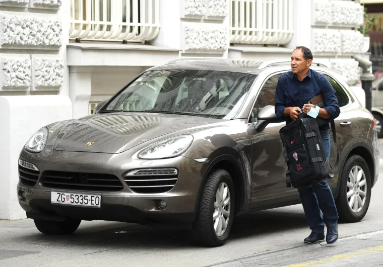 VATRENI STIGLI U ZAGREB: Lovren, Kramarić, Pa&scaron;alić i dru&scaron;tvo plijenili pažnju prolaznika