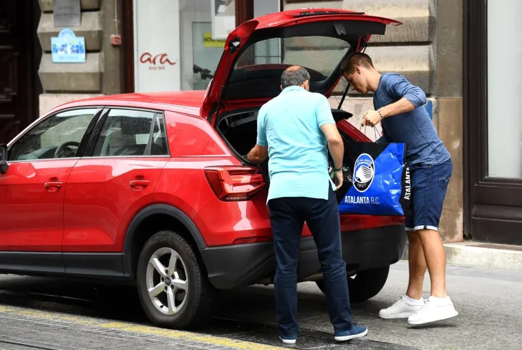 VATRENI STIGLI U ZAGREB: Lovren, Kramarić, Pa&scaron;alić i dru&scaron;tvo plijenili pažnju prolaznika