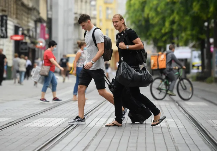 VATRENI STIGLI U ZAGREB: Lovren, Kramarić, Pa&scaron;alić i dru&scaron;tvo plijenili pažnju prolaznika