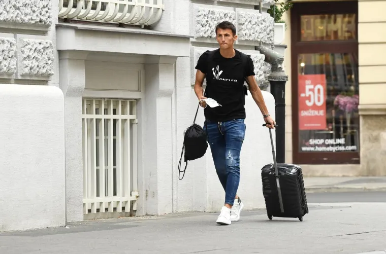 VATRENI STIGLI U ZAGREB: Lovren, Kramarić, Pa&scaron;alić i dru&scaron;tvo plijenili pažnju prolaznika