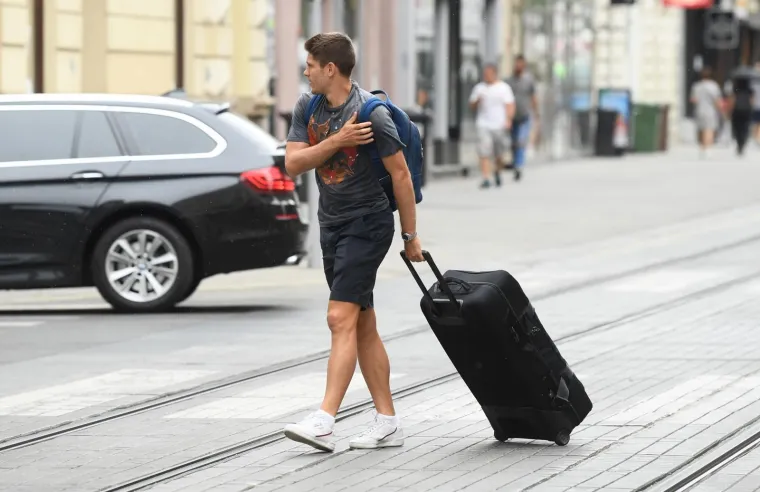 VATRENI STIGLI U ZAGREB: Lovren, Kramarić, Pa&scaron;alić i dru&scaron;tvo plijenili pažnju prolaznika