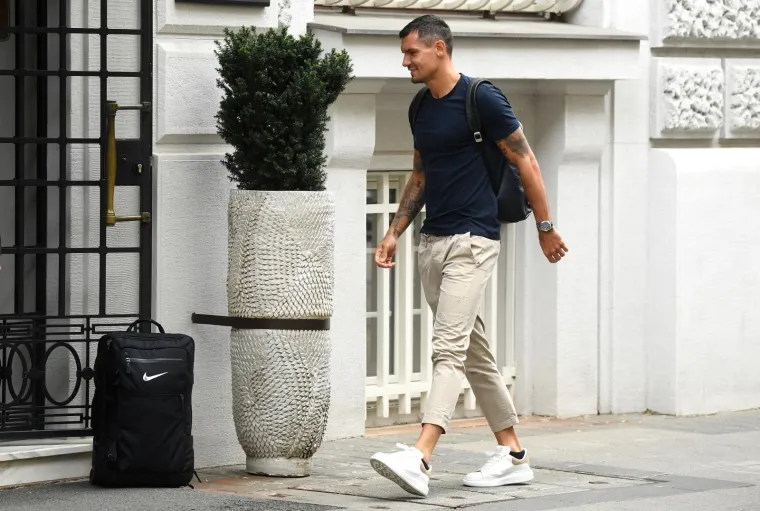 VATRENI STIGLI U ZAGREB: Lovren, Kramarić, Pa&scaron;alić i dru&scaron;tvo plijenili pažnju prolaznika