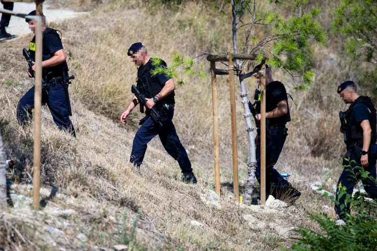 Specijalci tragaju za odbjeglim osumnjičenikom za ubojstvo