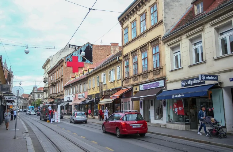 Crvenim križevima u Ilici želi se naglasiti razmjer ranjenosti Zagreba: 'Gradu treba izliječenje'