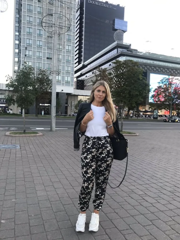 'MI NISMO ZA OTPIS': Žene starije od 40 iz protesta dijele svoje fotke. I stvarno, tko kaže da one ne mogu zagolicati ma&scaron;tu?