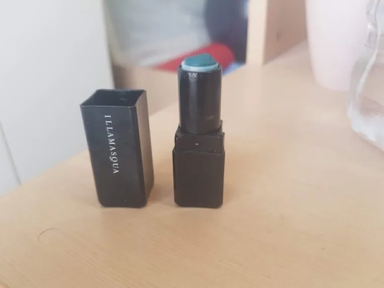 "Ne mogu vjerovati da sam ovoliko nosila tirkizni ruž"