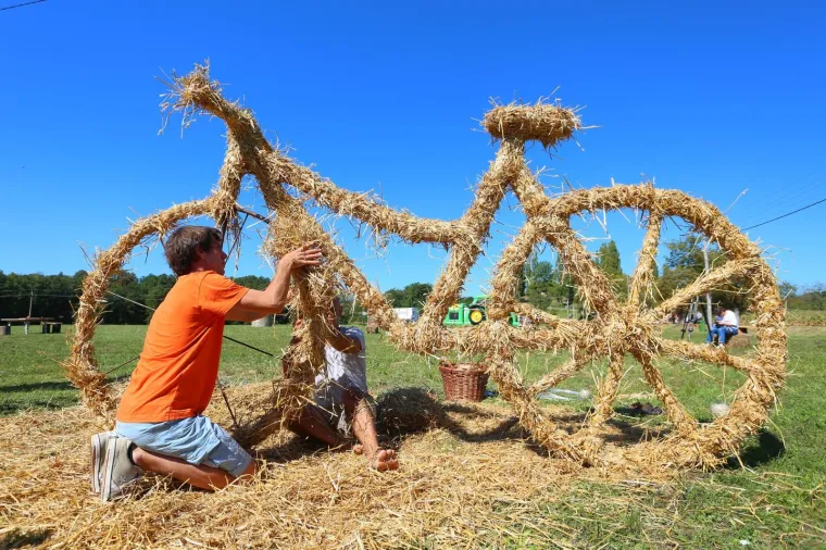 Sve &scaron;to se ispeklo &ndash; to se i pojelo! Pogledajte kako se uživalo na &Scaron;trudlaFestu! &Scaron;teta da ne možete osjetiti mirise ovih slasnih &scaron;trudli