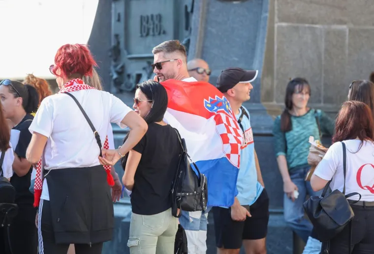 Sudionici Festivala slobode okupljaju se na Trgu bana Jelačića