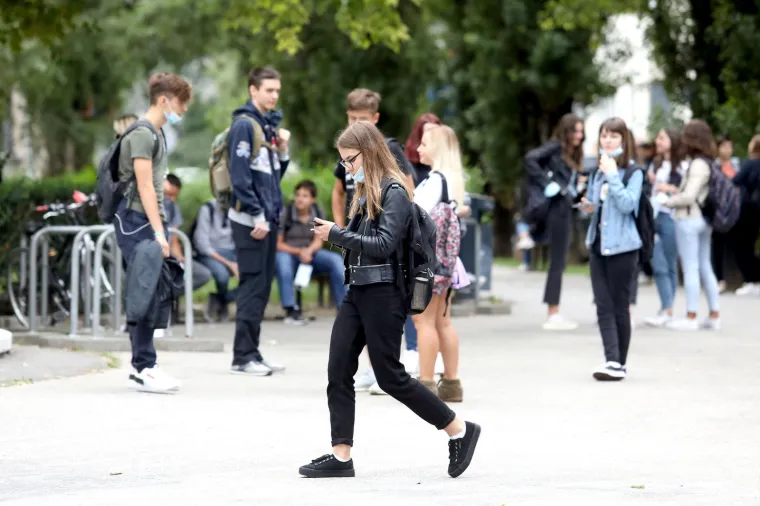 Gotovo pola milijuna djece krenulo u &scaron;kolu: Nastava počinje pod posebnim epidemiolo&scaron;lim mjerama