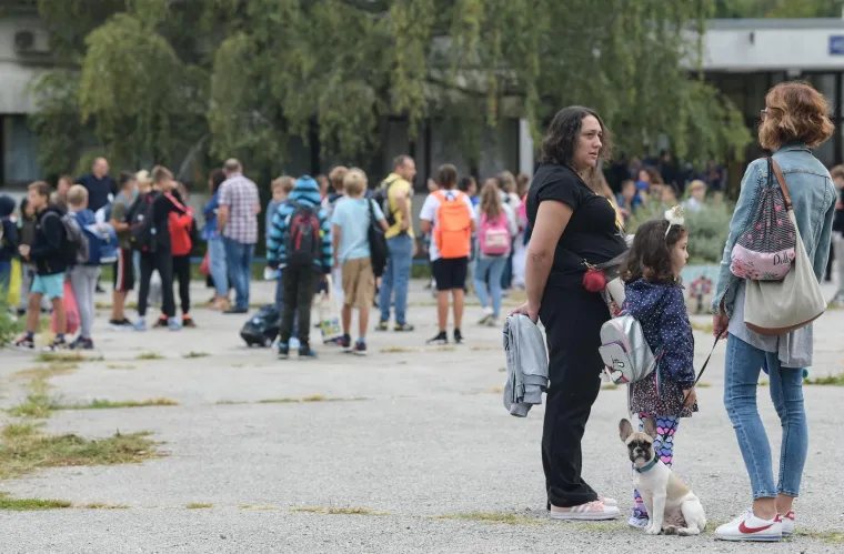 Gotovo pola milijuna djece krenulo u &scaron;kolu: Nastava počinje pod posebnim epidemiolo&scaron;lim mjerama