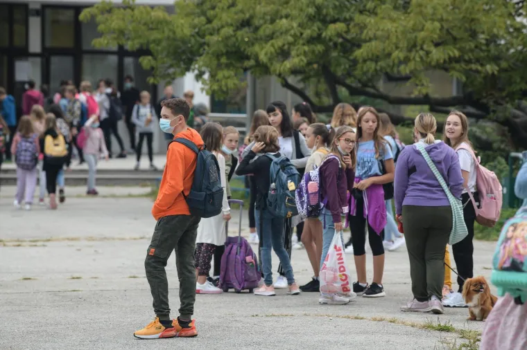 Gotovo pola milijuna djece krenulo u &scaron;kolu: Nastava počinje pod posebnim epidemiolo&scaron;lim mjerama