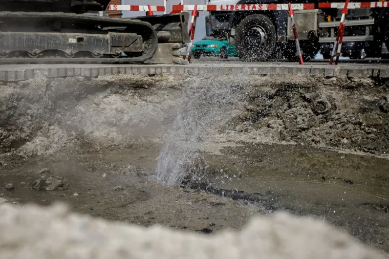 Velik dio Zagreba nema tople vode, opet je pukao vrelovod