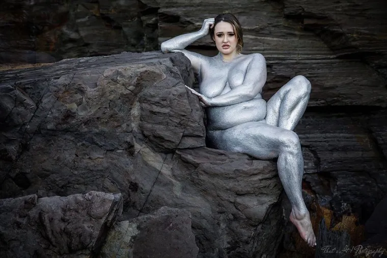 Australka Ashleigh Atkins (24) ispričala je kako je mržnja koju je dobivala zbog promicanja pozitivnosti prema debljini bila toliko ozbiljna da je bila primorana čak triput ugasiti svoje profile na društvenim mrežama ove godine.