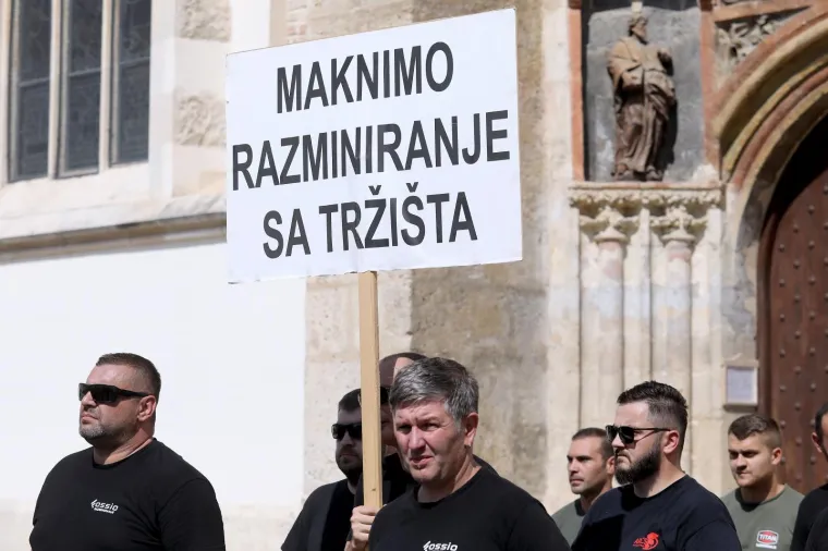 Prosvjed pirotehničara na Markovom trgu