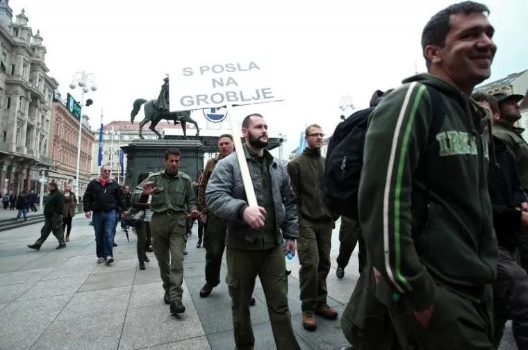 U prosvjednoj povorci krenuli su na Markov trg gdje će održati konferenciju za novinare, a nadaju se i sastanku u Vladi s premijerom Tihomirom Ore&scaron;kovićem.