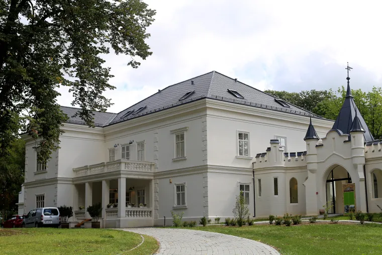 Evo &scaron;to se može napraviti s ne&scaron;to europskog novca: Virovitičko-podravska županija obnovlja prekrasan dvorac