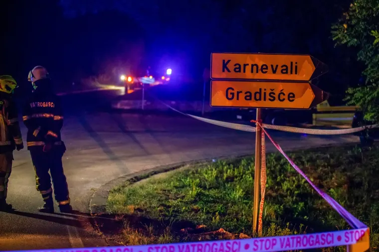 Jo&scaron; jedna smrt na cesti: Kod Žminja pretjecao automobil pa izgubio kontrolu i udario u stablo