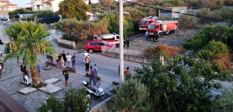 Pogledajte fotografije s drugog požara na Čiovu: Vatrogascima pomaže i - bager!