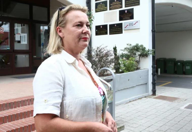 "Budući da je u nekim medijima objavljena informacija o uhićenju gradonačelnika Velike Gorice Dražena Barišića, ovim putem službeno demantiramo navedenu informaciju", potvrdili su iz gradske uprave novinarima tom prilikom.