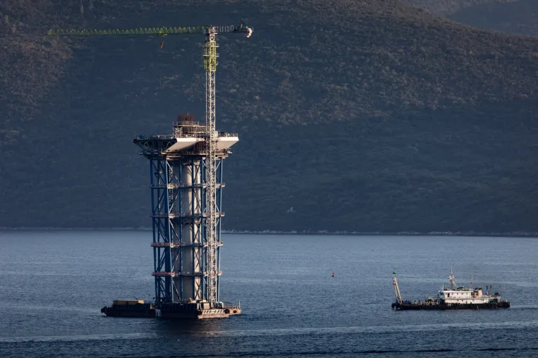 Radovi na Pelje&scaron;kom mostu u punom jeku: Pogledajte kako napreduju unatoč koroni