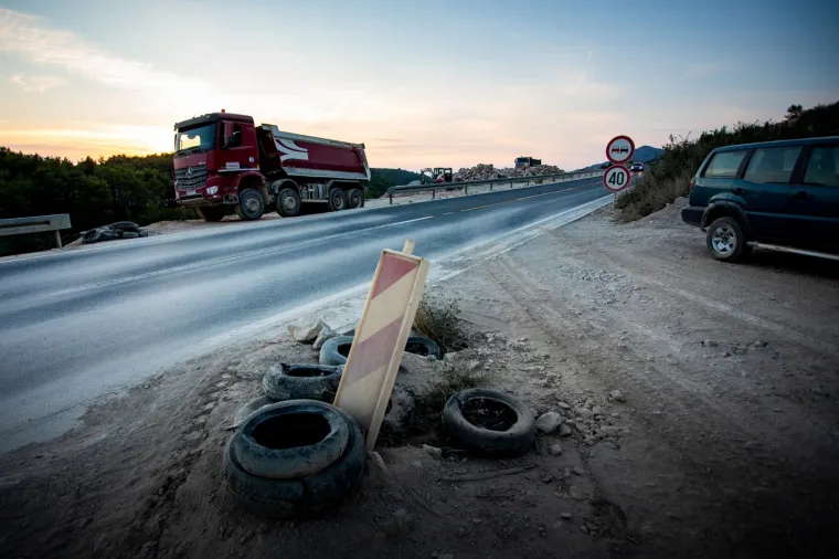 Radovi na Pelje&scaron;kom mostu u punom jeku: Pogledajte kako napreduju unatoč koroni