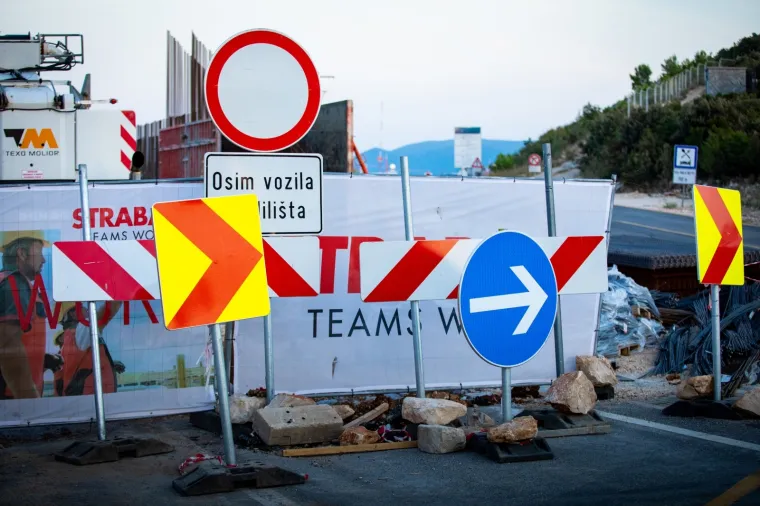 Radovi na Pelje&scaron;kom mostu u punom jeku: Pogledajte kako napreduju unatoč koroni