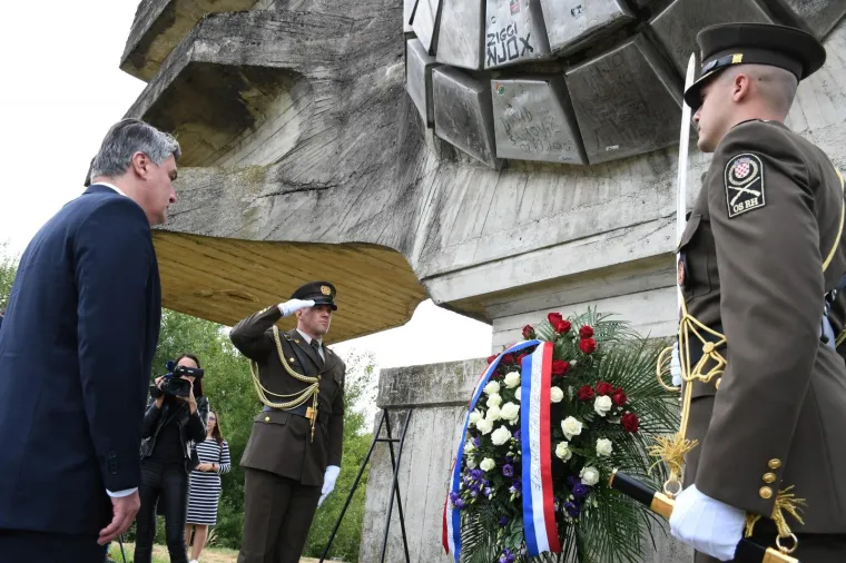 Milanović i Mesić s antifa&scaron;istima obilježili 75. godi&scaron;njicu oslobođenja sjeverozapadne Hrvatske