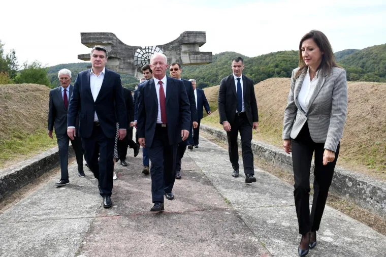 Milanović i Mesić s antifa&scaron;istima obilježili 75. godi&scaron;njicu oslobođenja sjeverozapadne Hrvatske