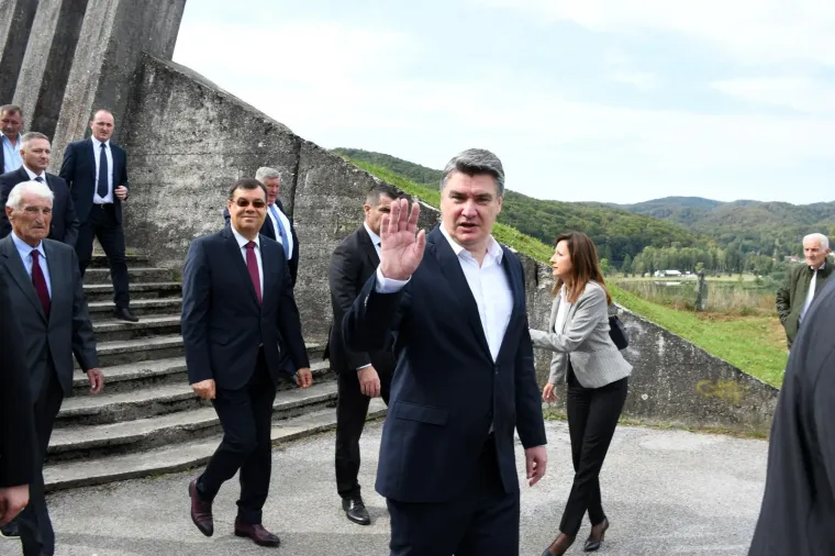 Milanović i Mesić s antifa&scaron;istima obilježili 75. godi&scaron;njicu oslobođenja sjeverozapadne Hrvatske