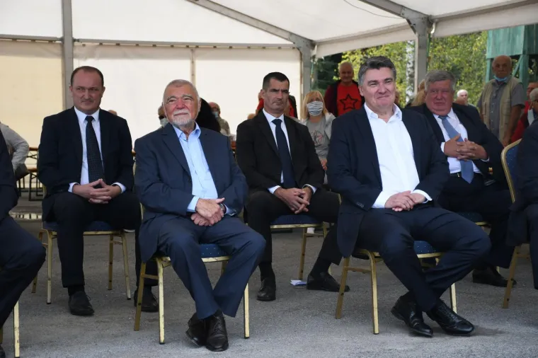 Milanović i Mesić s antifa&scaron;istima obilježili 75. godi&scaron;njicu oslobođenja sjeverozapadne Hrvatske