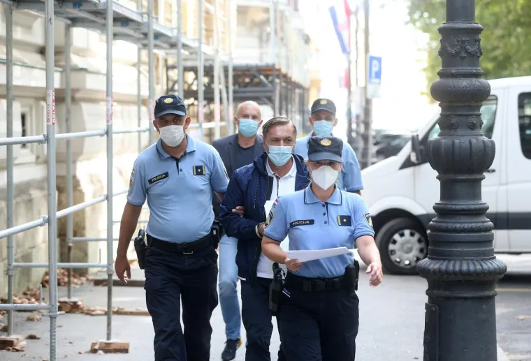 Gradonačelnici u lisicama: Grgić i Barišić dovedeni na Županijski sud, čeka se odluka o istražnom zatvoru