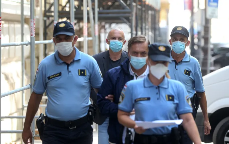 Gradonačelnici u lisicama: Grgić i Barišić dovedeni na Županijski sud, čeka se odluka o istražnom zatvoru