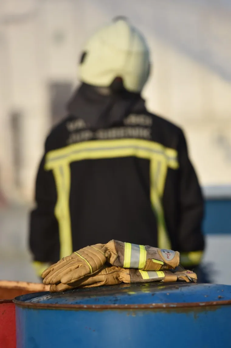 Požar na šibenskom trajektu još nije ugašen: 'Temperatura je previsoka da bi mogli pristupiti žarištu!'