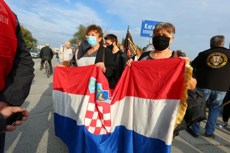 300 branitelja prosvjedovalo zbog komemoracije za srpske rezerviste koja je - otkazana