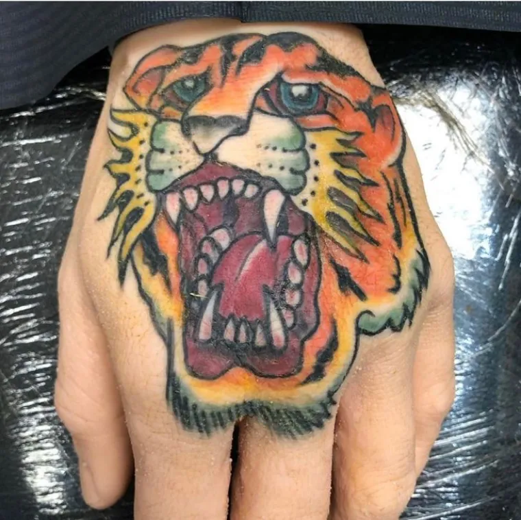 I ONI MORAJU NA NEKOME VJEŽBATI: Ovi nesretnici dobili su tu 'veliku' čast da ih tetoviraju - početnici; Jao...