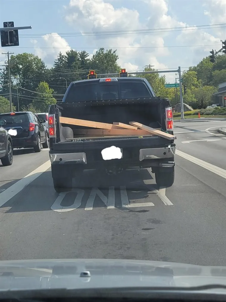 NE ZNAMO KAMO SU KRENULI, ALI ZNAMO DA IM NA CESTI NIJE MJESTO: Ovi prometni failovi su dokaz da ba&scaron; svatko može dobiti vozačku
