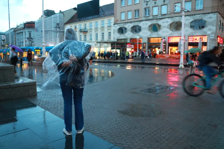 Jo&scaron; malo do kraja godine: Stigla nam je jesen, a s njom i ki&scaron;ni dani