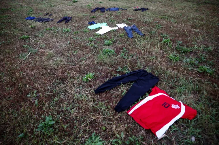 MIGRANTI NAPRAVILI NOVI KAMP U &Scaron;UMI IZNAD VELIKE KLADU&Scaron;E: Bez struje, vode i hrane provode dane u nadi da će uspjeti u 'gameu'